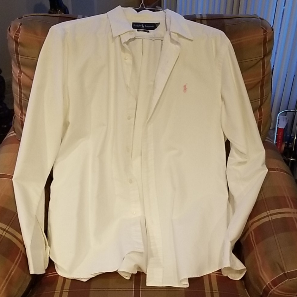 Men's button down classic fit shirt